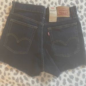 High rise brand new with tags Levi shorts